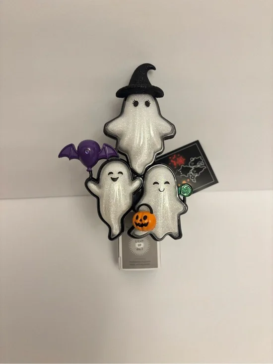Bath & Body Works Ghoul Friends Projector Nightlight Wallflowers Fragrance Plug