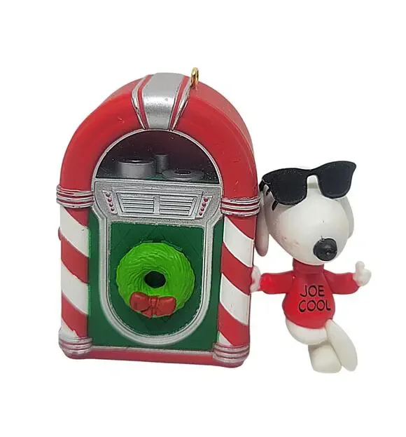 Hallmark 2012 Snoopy Joe Cool Ornament Peanuts and the Gang Plays Music Works!