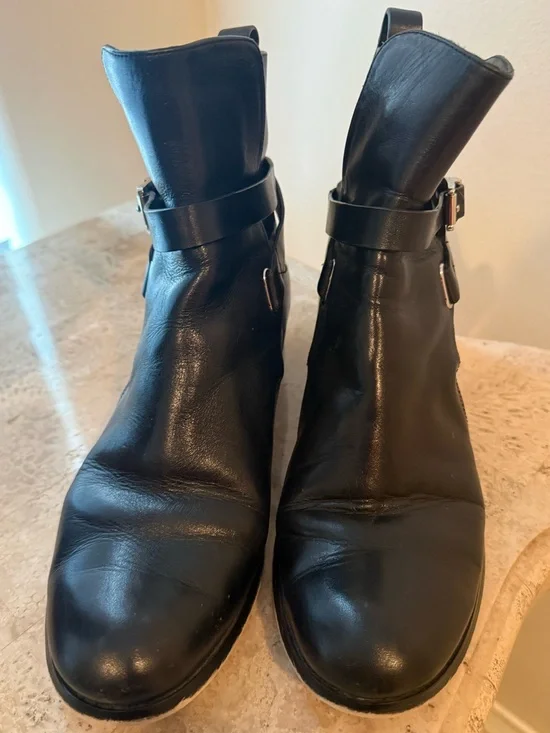 Micheal Kors Women’s Black Leather Ankle Boots with Buckle Strap size 8 1/2