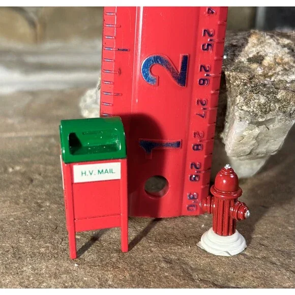 Department 56 Mail Box and Fire Hydrant #5214-0 with box