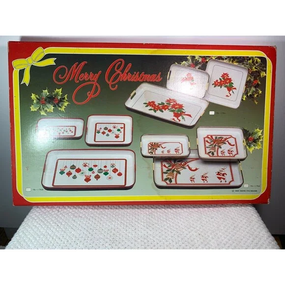 vintage 3 Piece Christmas Serving Laqure Tray Set  in Box