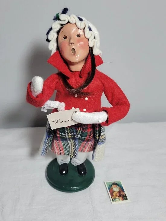 Byers' Choice Carolers Girl Figurine 2002 
