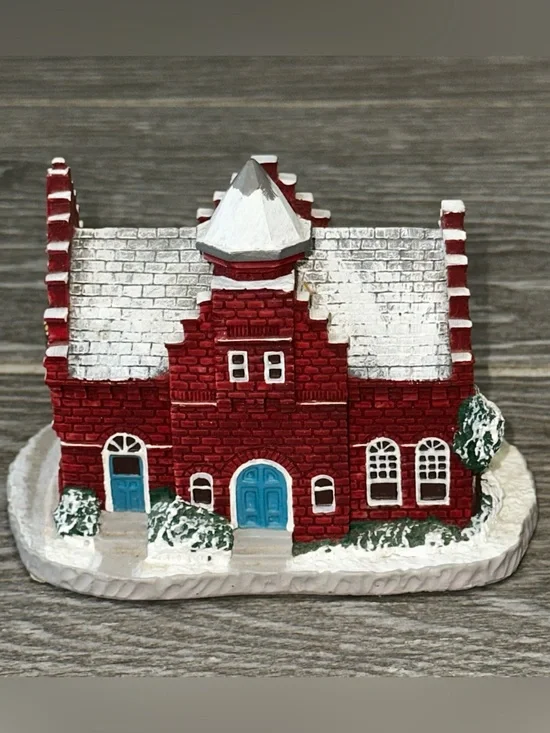 Rhodes Studios Norman Rockwell Gallery The Town Offices Landmark Sculpture VTG