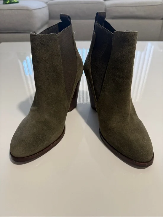 Michael Kors Womens 6 Chelsea Ankle Boot Green Suede Heeled Pull On Bootie
