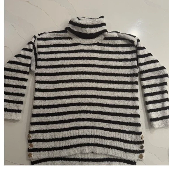 Karl Lagerfeld Paris‎ Black White Stripe Fuzzy Turleneck Sweater Top L