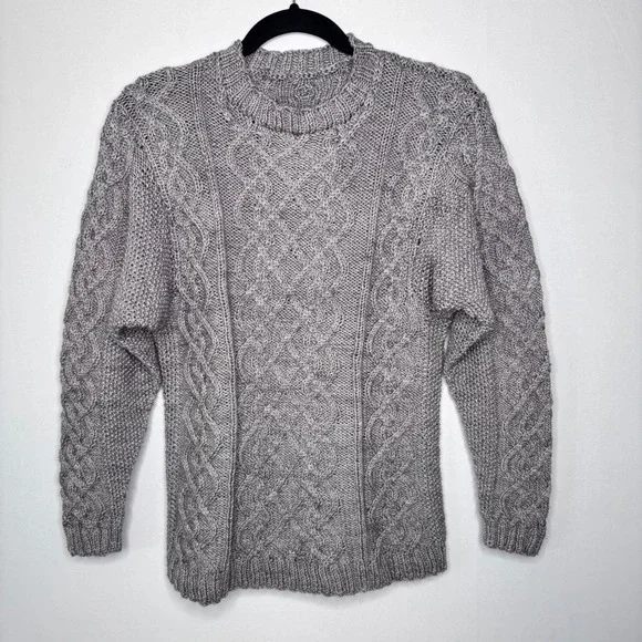 Handmade Cable Knit Sweater Womens Size S Long Sleeve Pullover Soft Size S‎