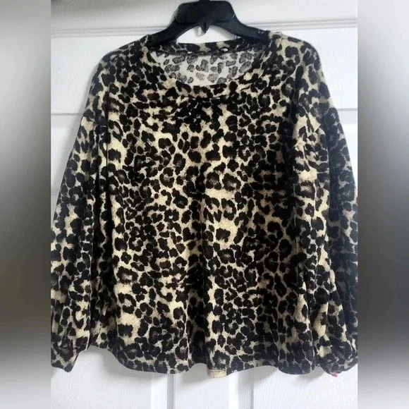 EUC - Leopard  Print, Soft Luxe Material, Spandex, Puffer Sleeves - Size S