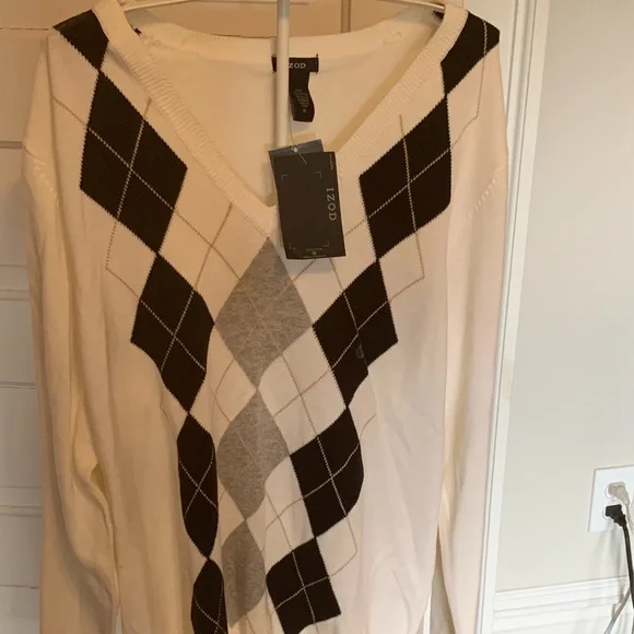 Izod‎ golf sweater. NWT . Retail  99