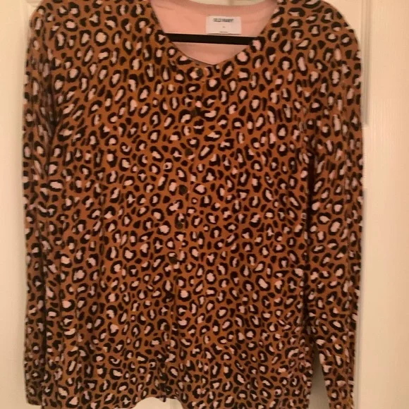 Old Navy Brown and pink leopard‎ sweater