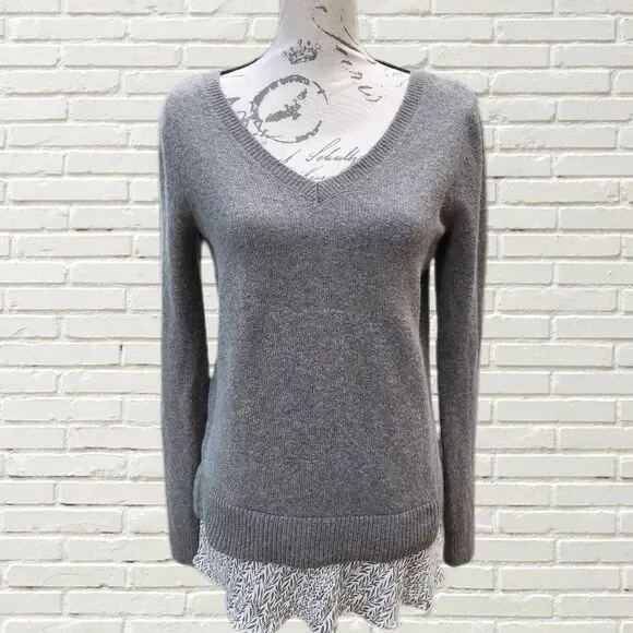 LOFT V-neck layered sweater Extra‎ Small