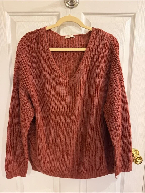 Stevie Hender V-Neck Chunky Knit Sweater in Rusty Terracotta