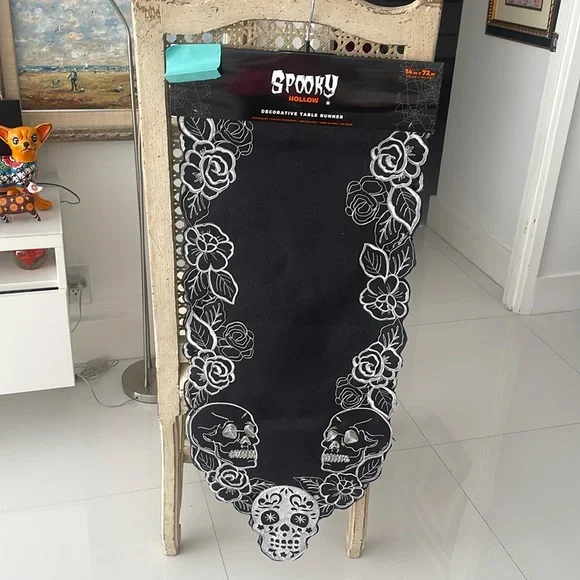 Spooky Hollow Halloween Black Silver Detailed Skull & Roses Table Runner