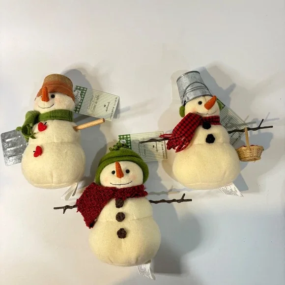 Hallmark Snowman Centerpiece Plush Trio Set Winter Holiday Decor 7 Inch NWT