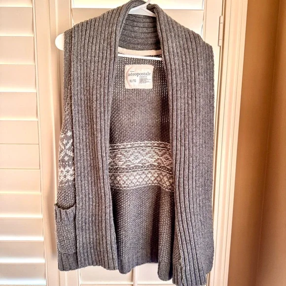 Aeropostale Gray‎ Knitted Sleeveless Cardigan Vest XL Fair Isle Pattern