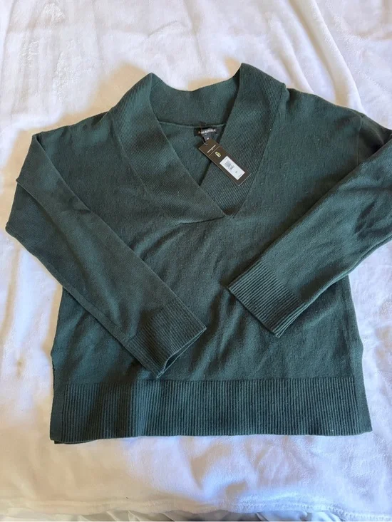 Banana Republic Deep Green V-Neck Sweater