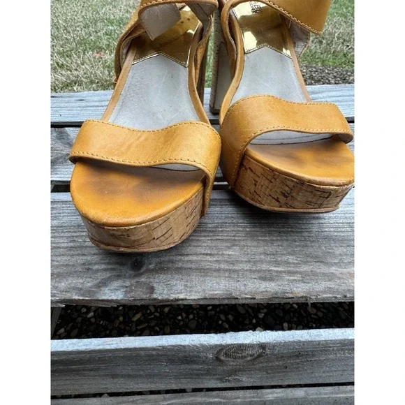 MICHAEL KORS IVANA SANDAL WOMENS PLATFORM SANDALS HEELS‎  SHOES Size 8 1/2