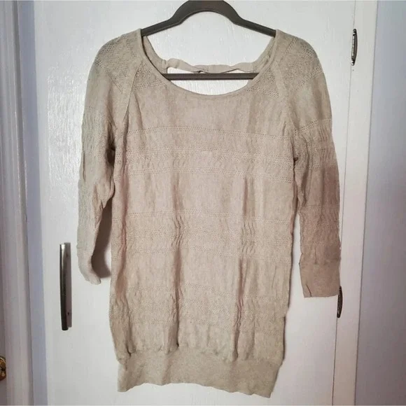 Lauren Conrad lightweight beige sweater with bows‎ size M
