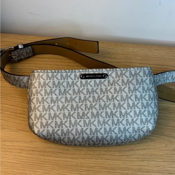 Michael Kors Silver Monogram Logo Belt Bag Pack L/XL 556195‎ Mens Womens