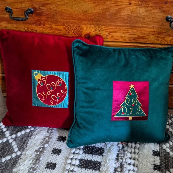 Pair Of Velvety Fleece Holiday Pillows Tree Ornanent
