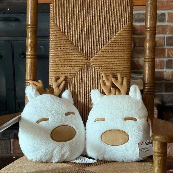 Cozy White and Brown Reindeer Decorative Pillow Set NWT