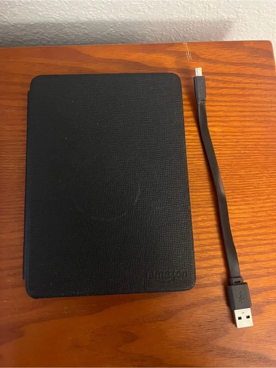 Amazon Kindle Paperwhite 2018 with Slim Black Cover and USB Charging Cable