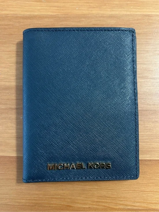 Michael Kors Passport case in navy