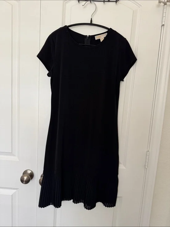 Michael Kors Black Short-Sleeve Pleated-Hem Dress