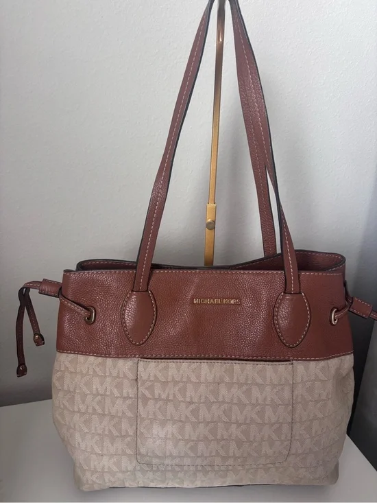 Michael Kors Signatire Marina Large Drawstring Brown & Cream Tote Bag