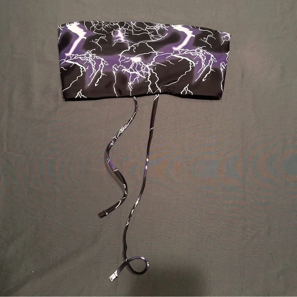 SHEIN Black & Purple Lightening Print Strapless Bikini Top