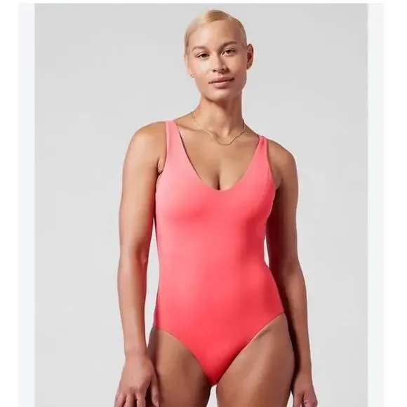 Athleta Women’s Medium Hampton One Piece Swimsuit Pink Summer Beach Vacation