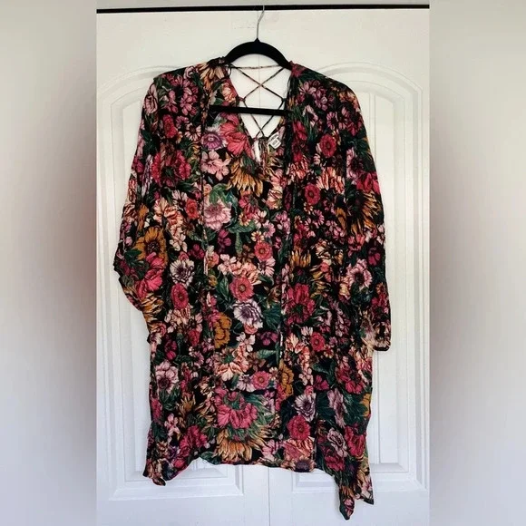 Billabong Floral Kimono‎