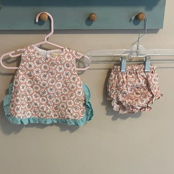 Grey elephant Floral Outfit with Ruffle Details size 3 months