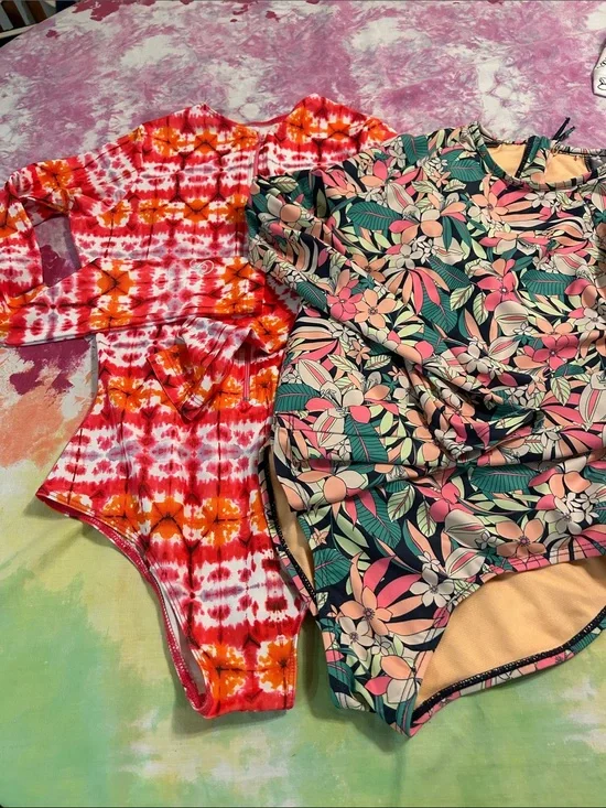 2 Rash guard Slipins and Roxy