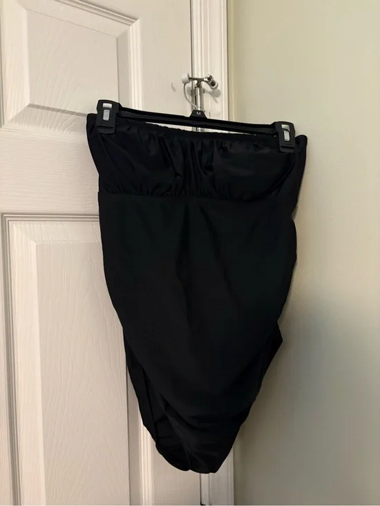 Black Strapless Swimsuit-maternity