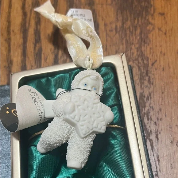 Snow babies Let it snow ornament in box