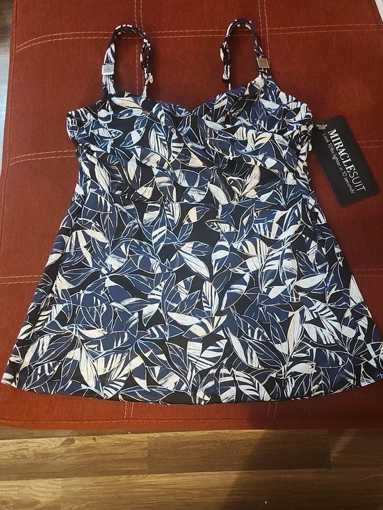 Miraclesuit Navy and White Leaf-Print Tankini Top