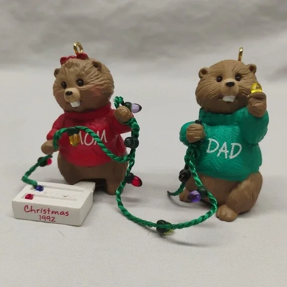 Hallmark Keepsake 1992 Mom‎ & Dad Beaver Hanging Lights Christmas Ornament