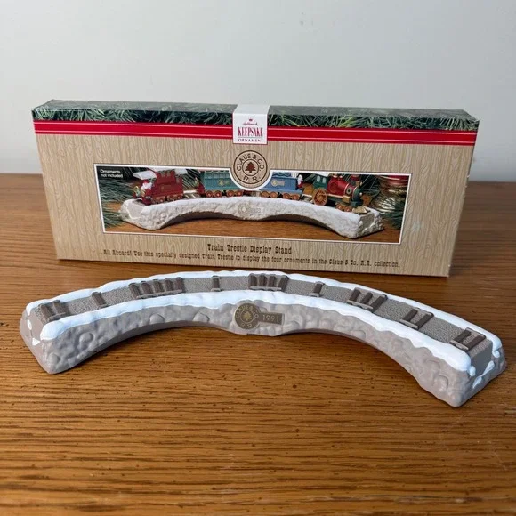 Vintage 1991 Hallmark Keepsake Train Trestle Display Stand Claus & Co RR
