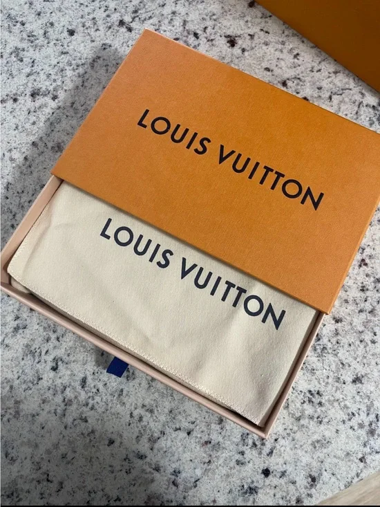 Louis Vuitton Black Leather Pochette Félicie