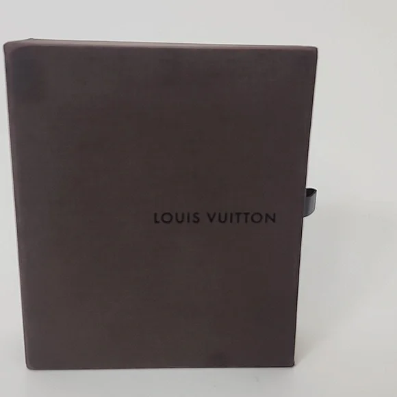 Louis Vuitton Box Compact Wallet Dark Brown Pull Open/Close 6. x 5 x 2 inches