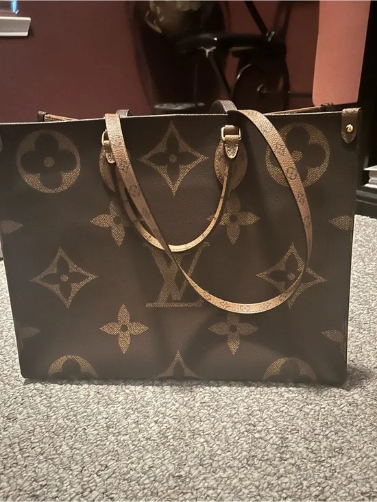 Louis Vuitton Reverse Monogram Large Print OnTheGo tote.Original Monogram straps