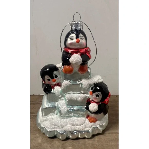 Old World Christmas Glass Blown Penguin Family‎ Christmas Ornament Winter Scene