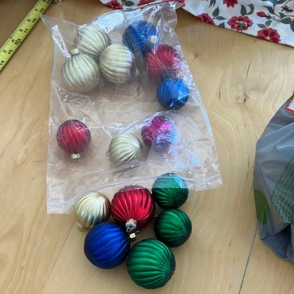 Festive Holiday Ornament Set - Red, Green,‎ Blue, Gold 15 pieces