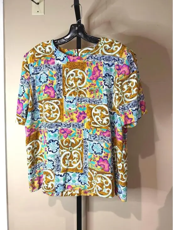 S.G. Sport Collection Women's Vintage Patterned Blouse Medium