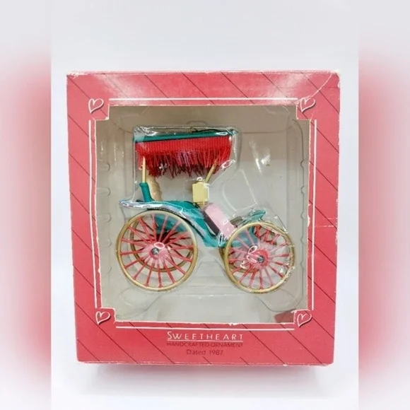 Vintage 1987 HALLMARK KEEPSAKE ORNAMENT‎