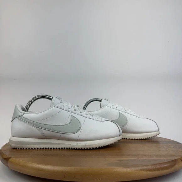 Womens Nike Cortez White Light Silver Leather Athletic Shoes‎ Sneakers Size 8 M