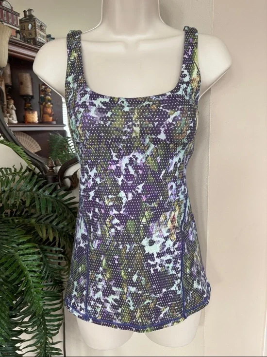 Lululemon Amala Tank Top Floral Sleeveless Scoop Neck Built-In Bra Purple Green