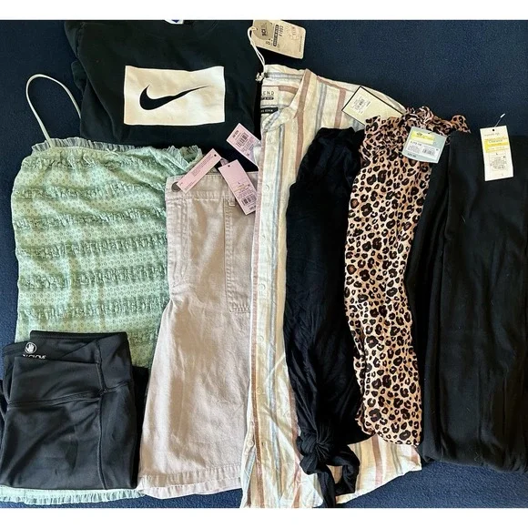 Huge Lot Ladies Size Large NEW &EUC Target Dress Summer Nike Shirt Top NWT $200+