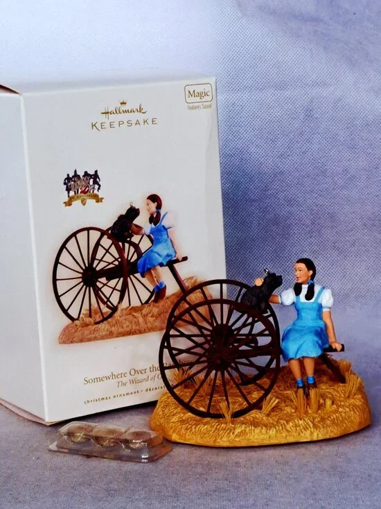 Hallmark Keepsake Somewhere Over the Rainbow Wizard of Oz Ornament 4