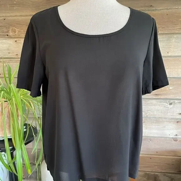 Fun & Flirt Black Short Sleeve Blouse Top EUC